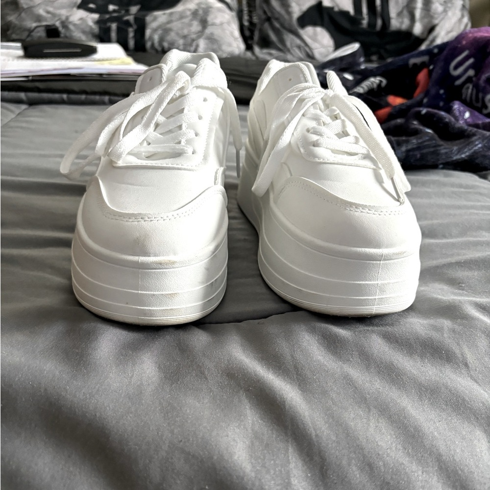 Platform sneakers white